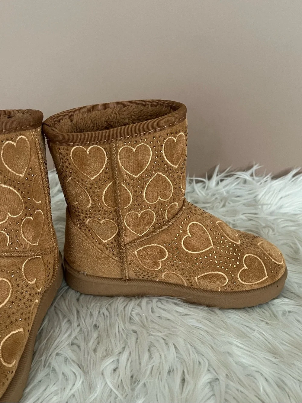 {Tahari} Faux Fur Boots with Embroidered Hearts & Rhinestones - Youth 12